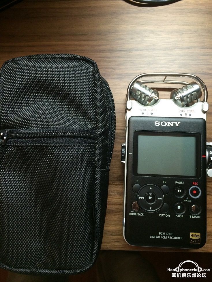 SONY D100