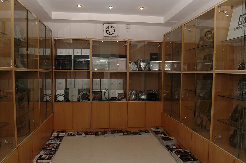 beijing 56 - mingxian cable room.jpg