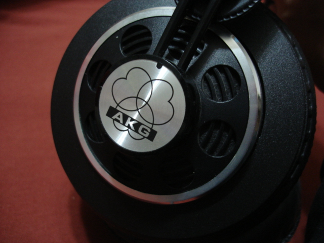 AKG.jpg