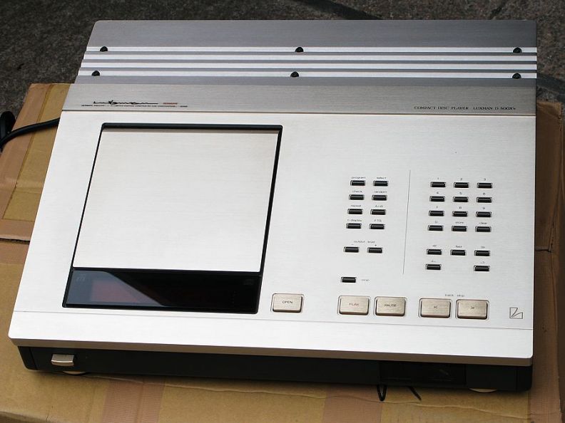 LUXMAN D-500 1.jpg